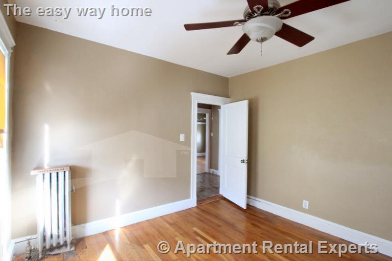 23-25 Bonner Ave, Tufts