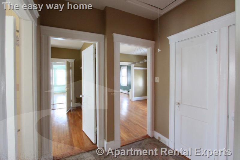 23-25 Bonner Ave, Tufts