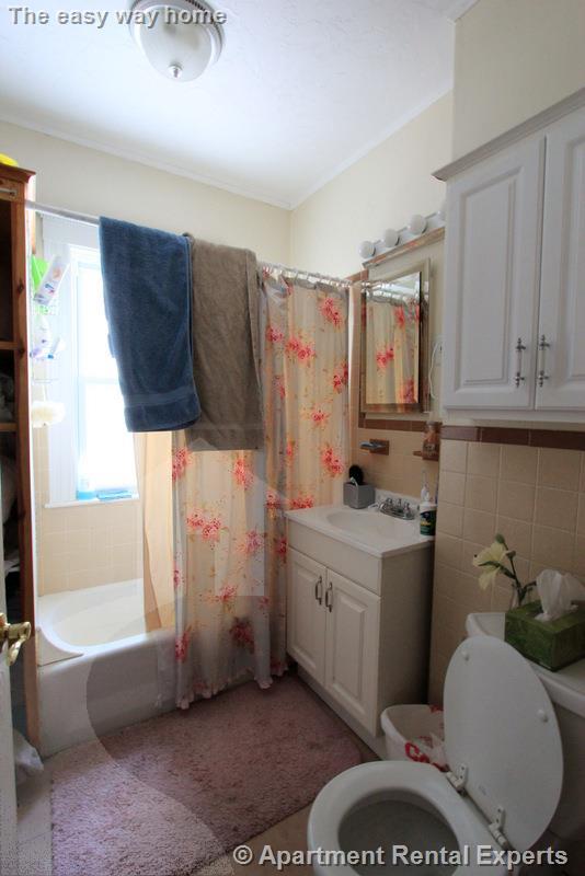 129 Powderhouse Blvd, Davis Square