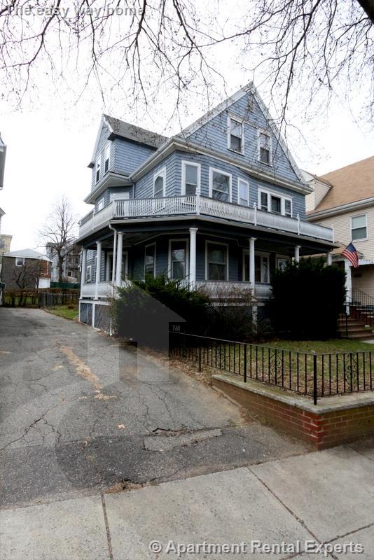 176 Powderhouse Blvd, Teele Square