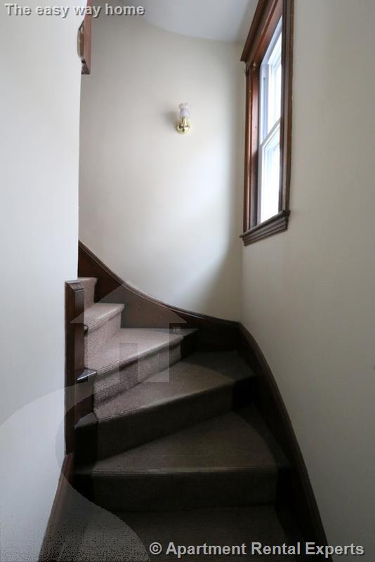 176 Powderhouse Blvd, Teele Square