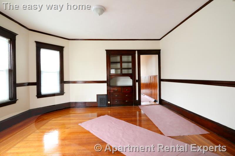 176 Powderhouse Blvd, Teele Square