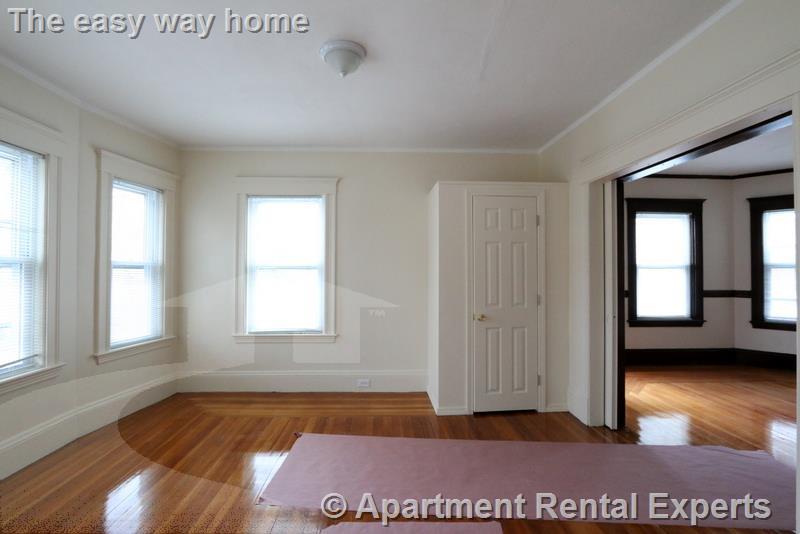 176 Powderhouse Blvd, Teele Square