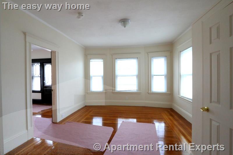 176 Powderhouse Blvd, Teele Square