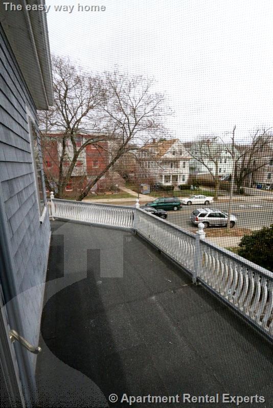 176 Powderhouse Blvd, Teele Square