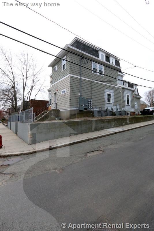 130 Sycamore St, Winter Hill