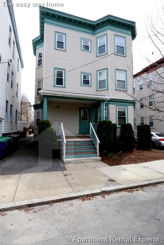 10 Garrison Ave, Teele Square