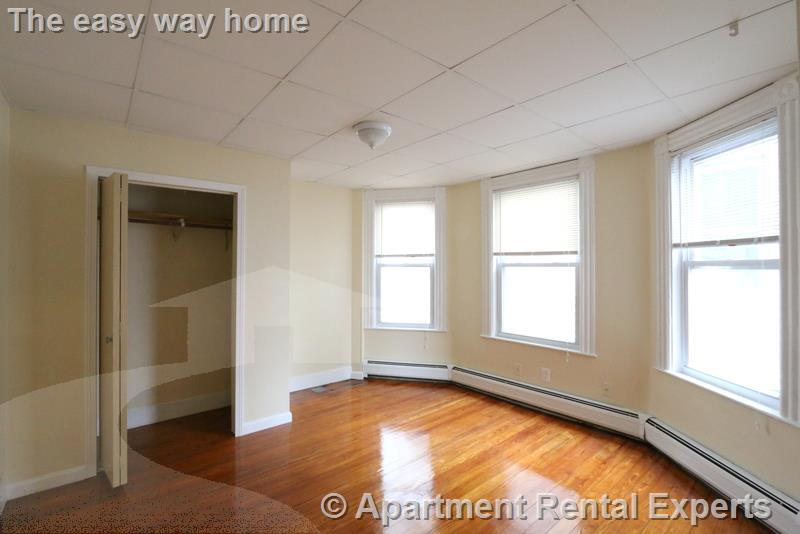 10 Garrison Ave, Teele Square