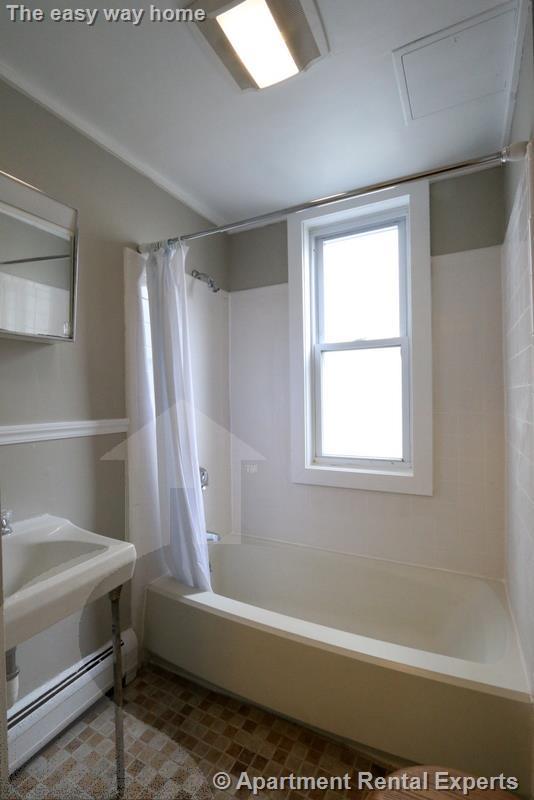 10 Garrison Ave, Teele Square