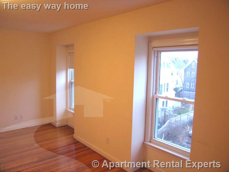 7 Locke St, Davis Square