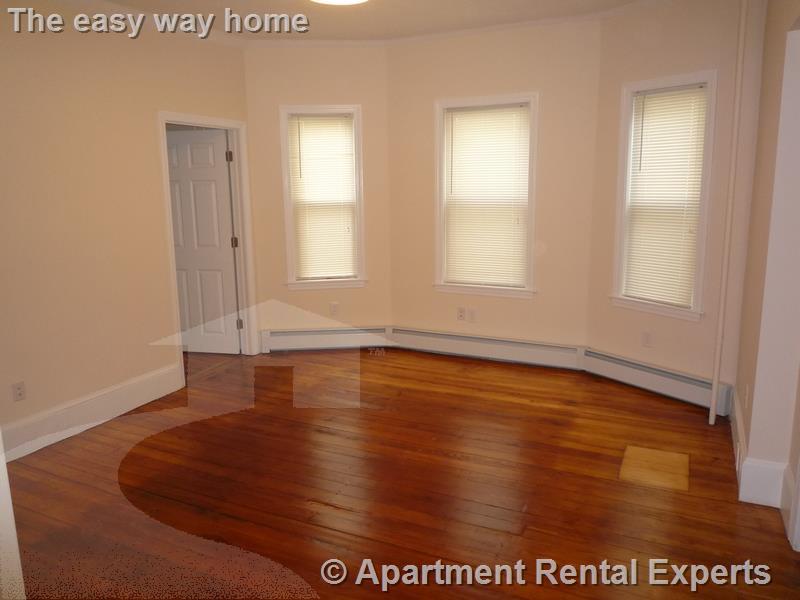 17 Lesley Ave, Davis Square