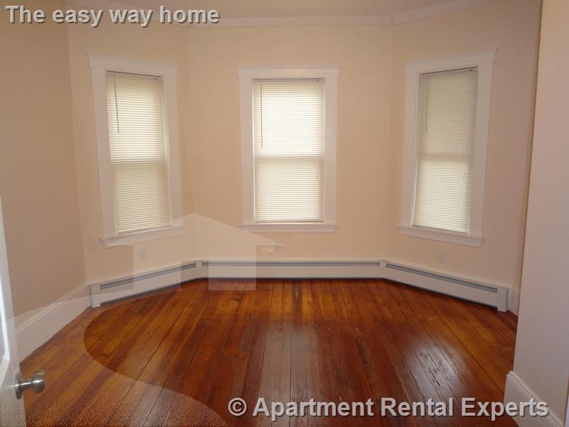 17 Lesley Ave, Davis Square