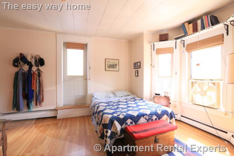 220 Banks St, Riverside