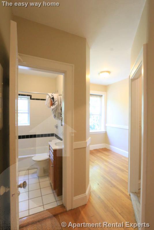 4 Cogswell Ave, Porter Square