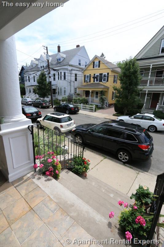 19 Park Ave, Davis Square