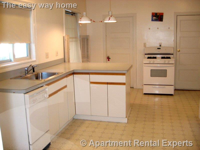 35 College Ave, Tufts