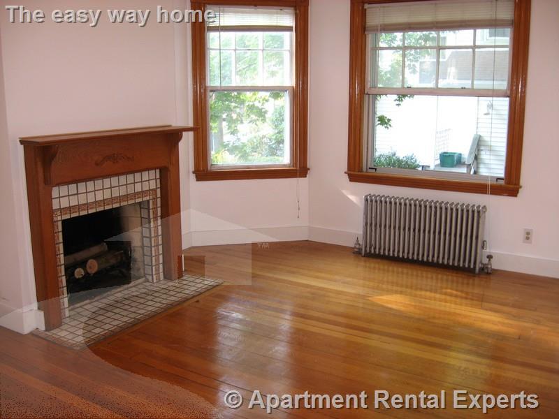 35 College Ave, Tufts