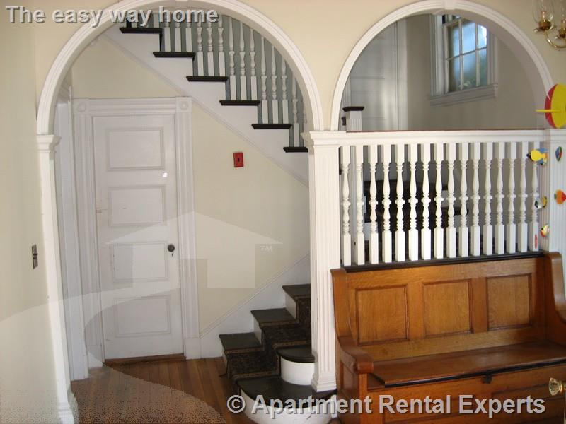 35 College Ave, Tufts