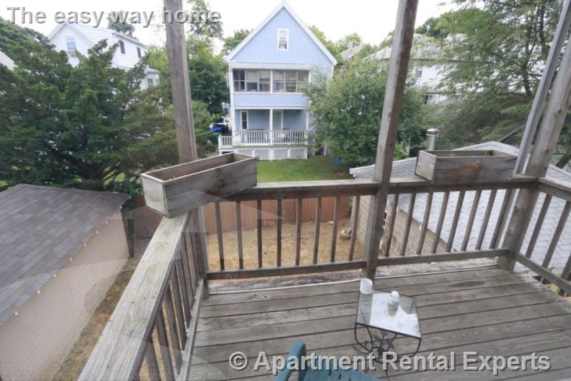 18-20 Burget Ave, Tufts