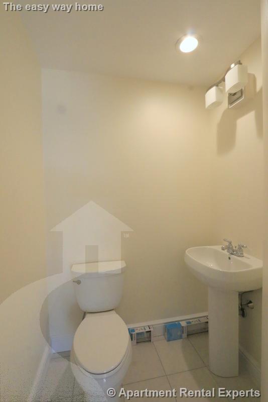 220 Massachusetts Ave, East Arlington