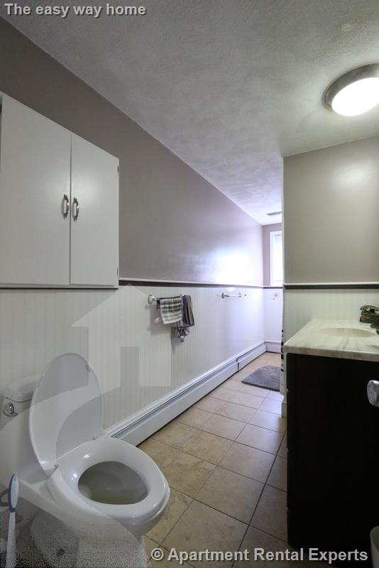 8 Winchester Ct, Tufts