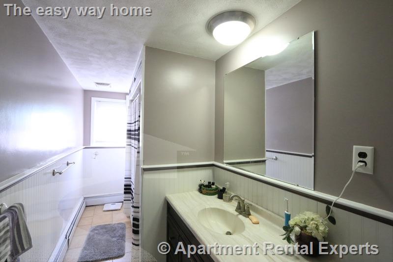 8 Winchester Ct, Tufts