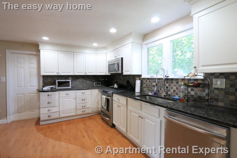 8 Winchester Ct, Tufts