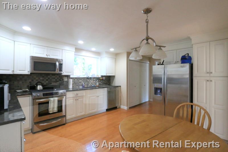 8 Winchester Ct, Tufts