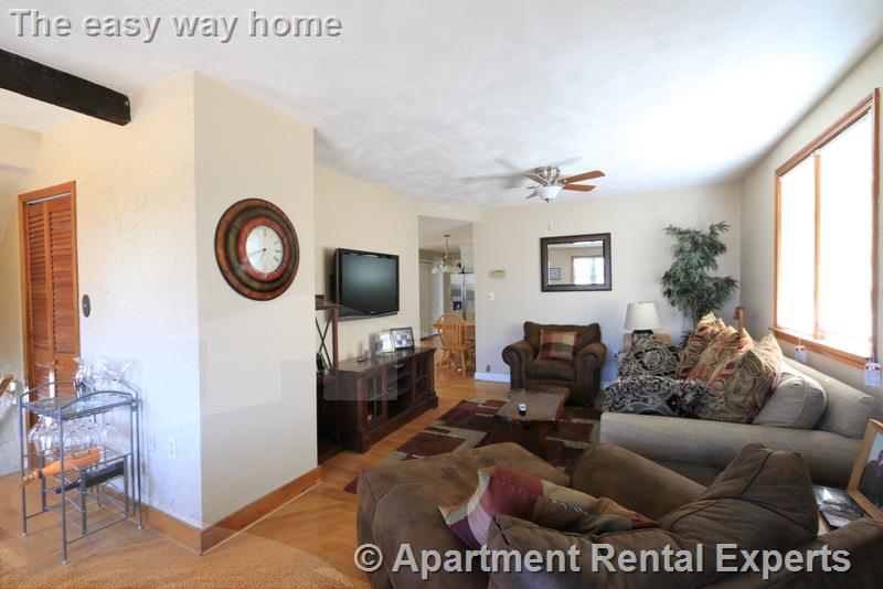 8 Winchester Ct, Tufts