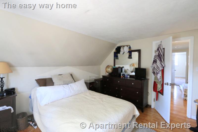 8 Winchester Ct, Tufts