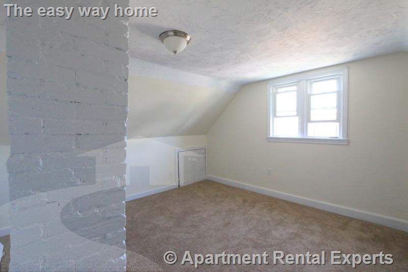 8 Winchester Ct, Tufts