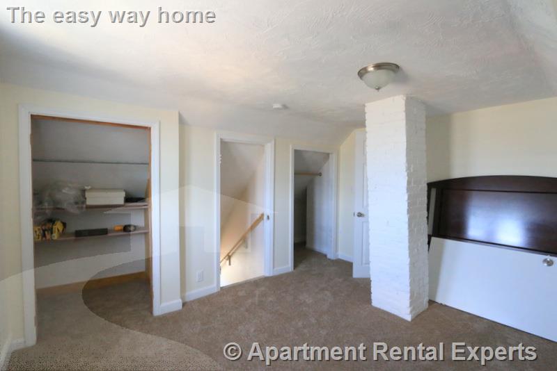 8 Winchester Ct, Tufts