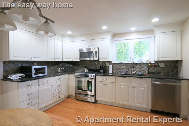 8 Winchester Ct, Tufts