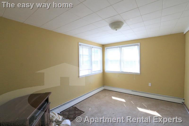 8 Winchester Ct, Tufts