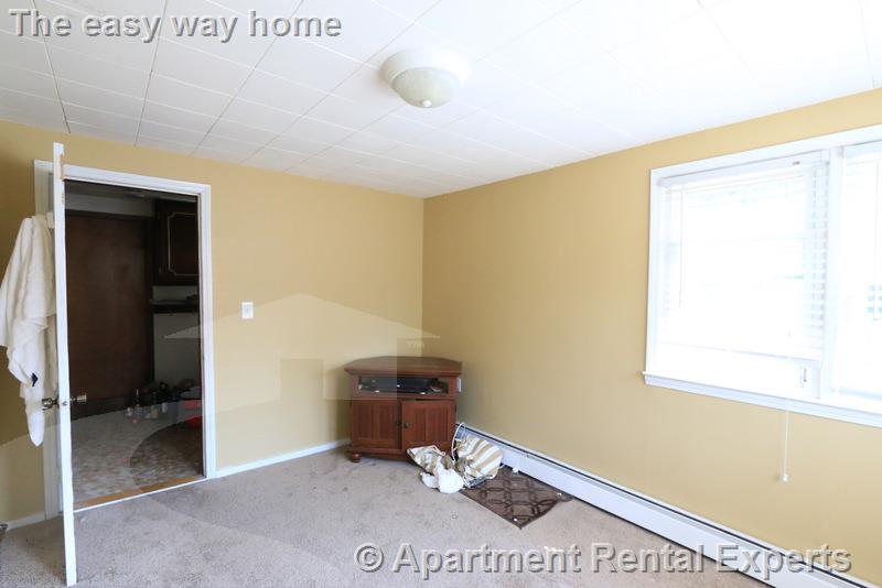 8 Winchester Ct, Tufts