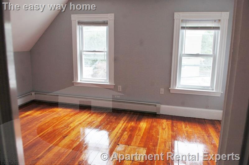 23 Farragut Ave, Teele Square