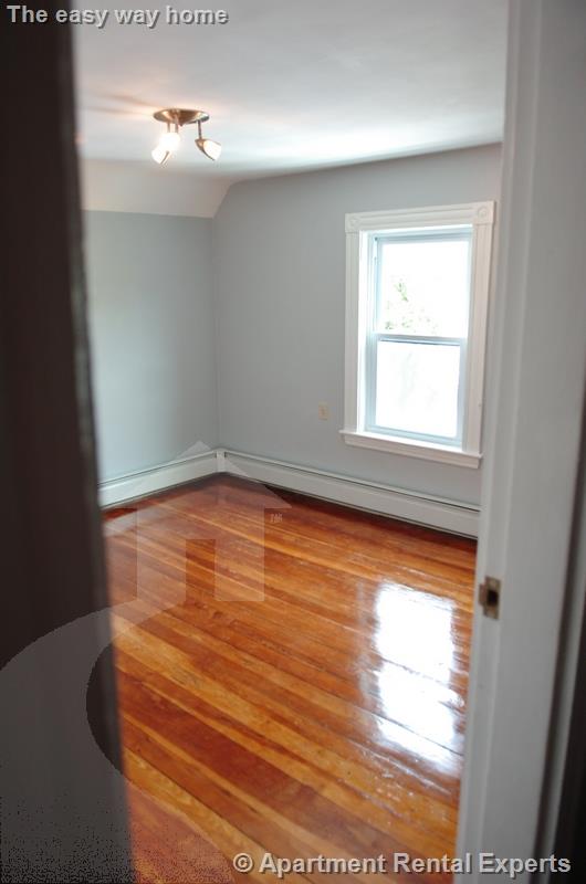 23 Farragut Ave, Teele Square