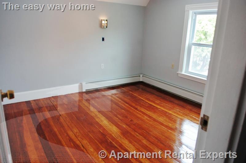 23 Farragut Ave, Teele Square