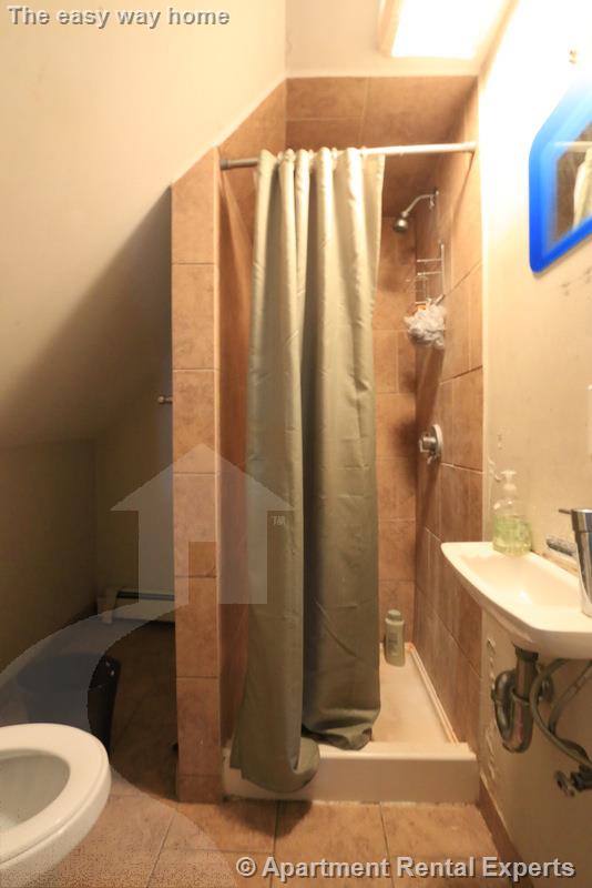 512 Medford St, Magoun Square