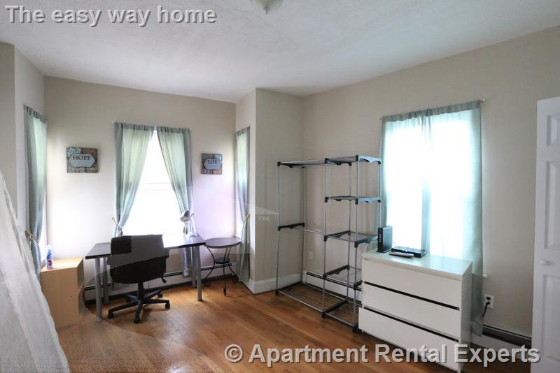 512 Medford St, Magoun Square