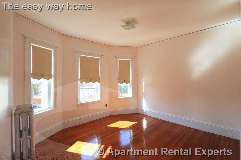 57 Conwell Ave, Tufts