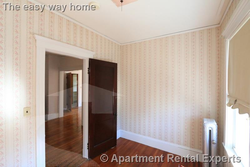 57 Conwell Ave, Tufts