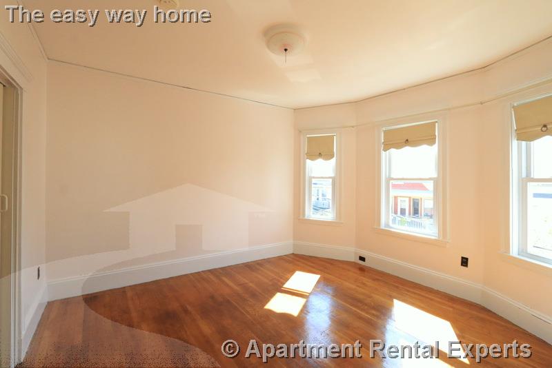 57 Conwell Ave, Tufts