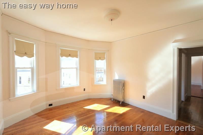 57 Conwell Ave, Tufts