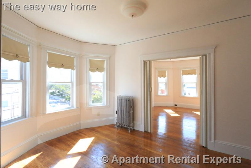 57 Conwell Ave, Tufts