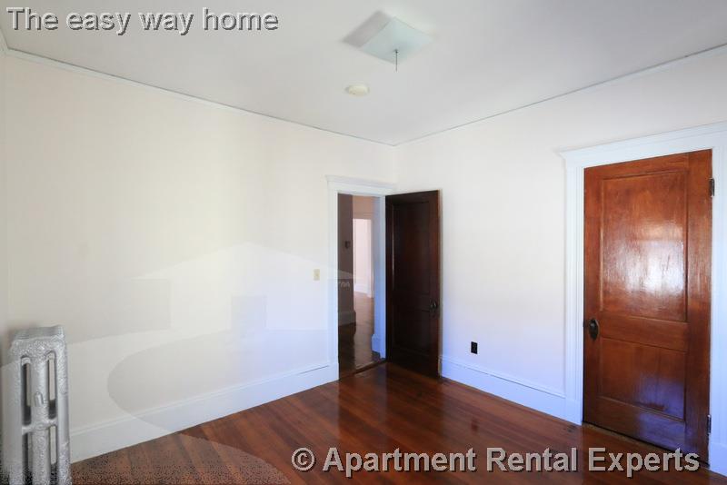 57 Conwell Ave, Tufts