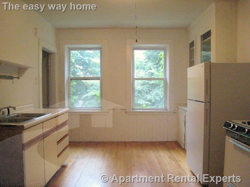 14 Centre St, Central Square