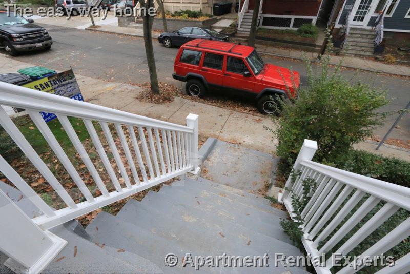 29 Elmwood St, Davis Square