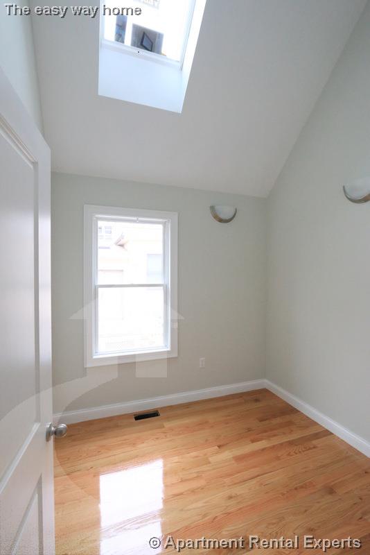 29 Elmwood St, Davis Square