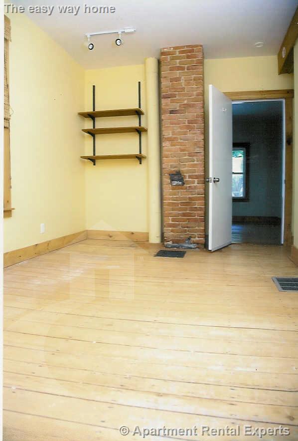 20 Lopez St, Central Square